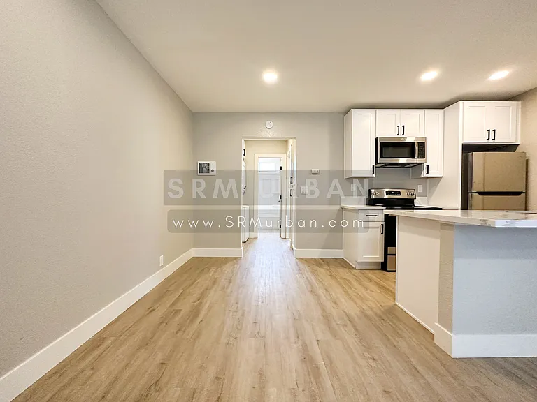 4528 56th St #5 — Photo 8