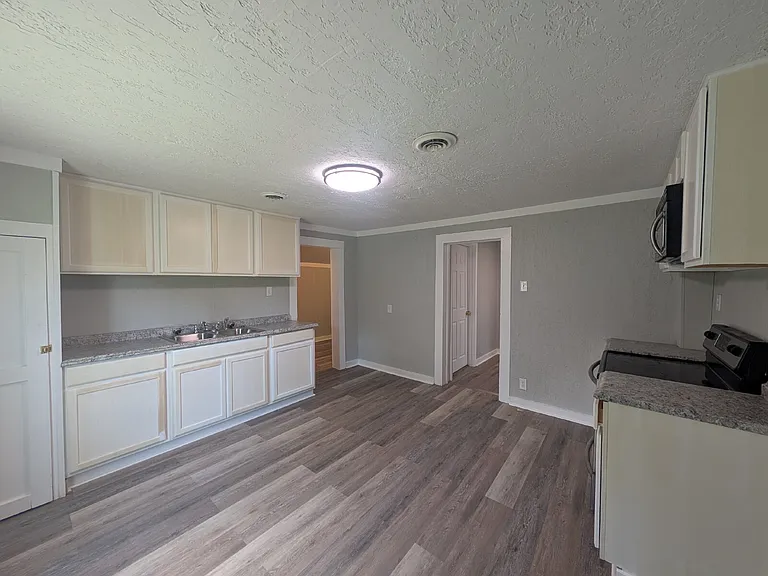 5914 Martin Hwy — Photo 9