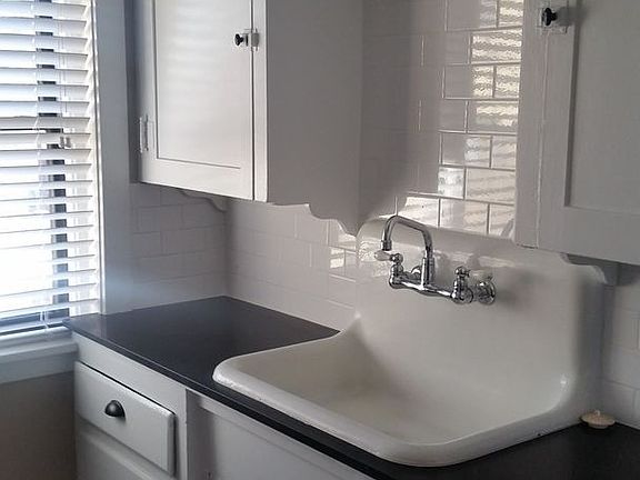 3rd image of 1118 N Pennsylvania St #4