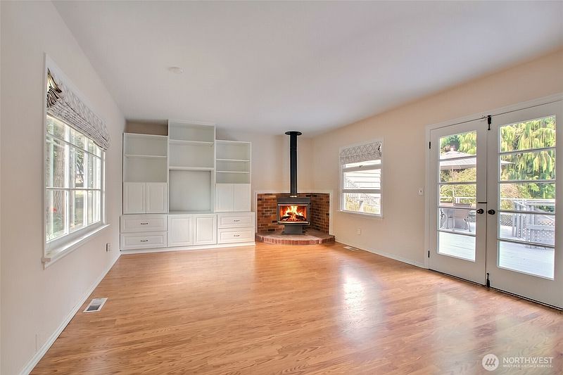 4th image of 2250 NE 175th Street