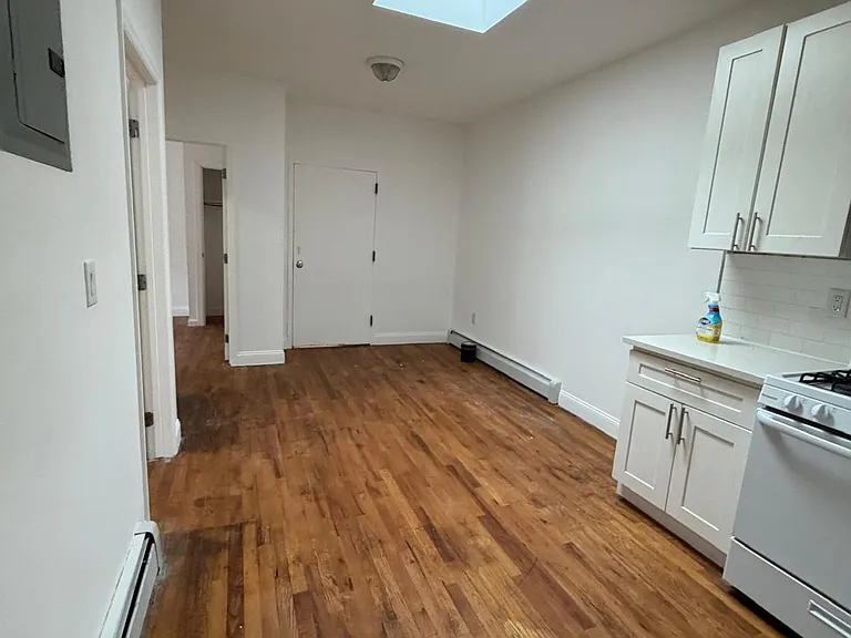 1379 Bronx River Ave #2R — Photo 6