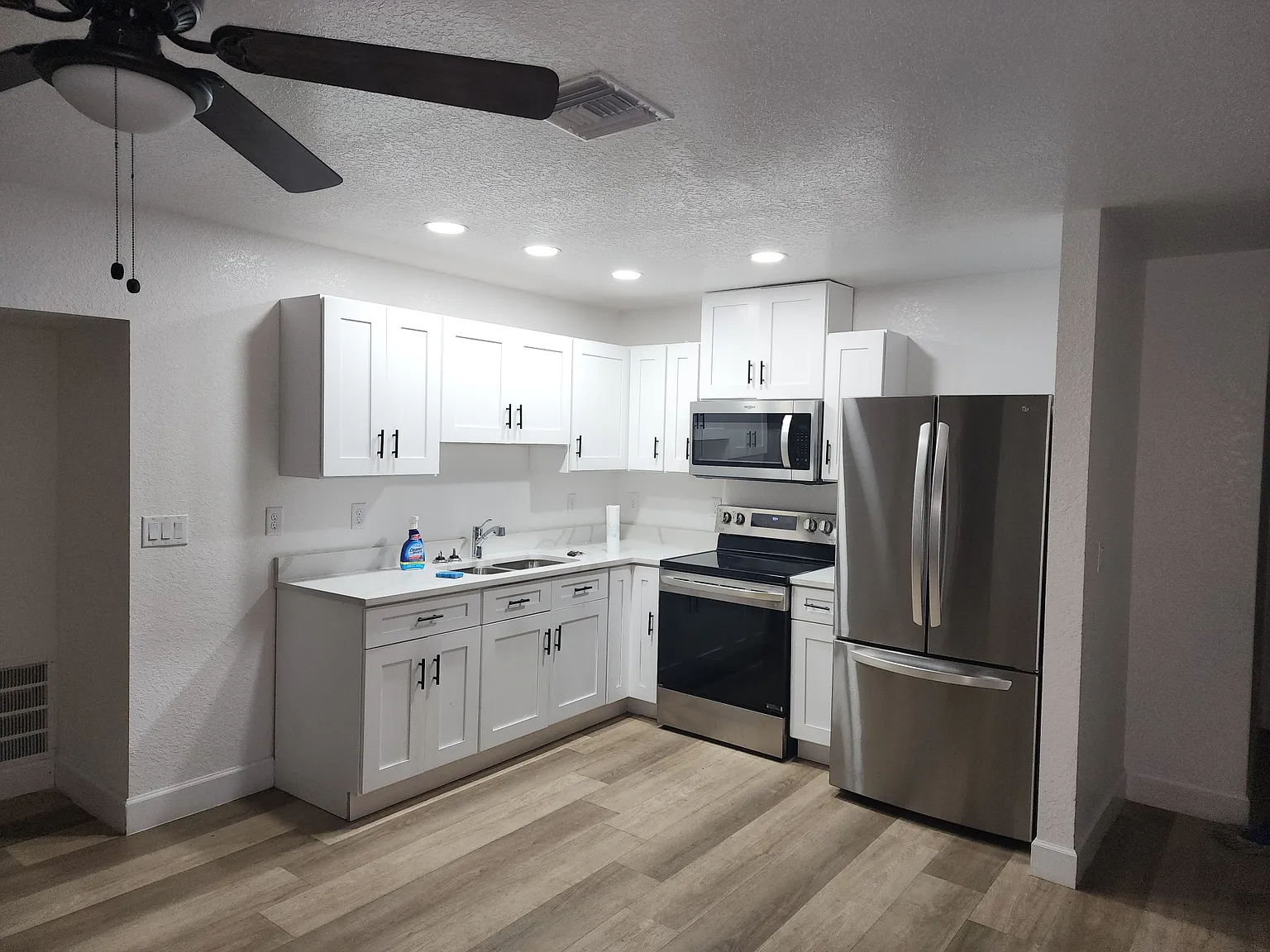 1 bed, 650 sqft, $1,050 — Photo 2