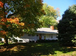 2518 Queen Ridge Dr, Independence, MO 64055