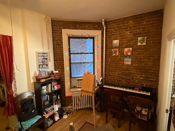 4th image of 426 W 47th St APT 1B