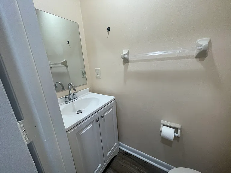 257 Lomond Dr #B — Photo 8