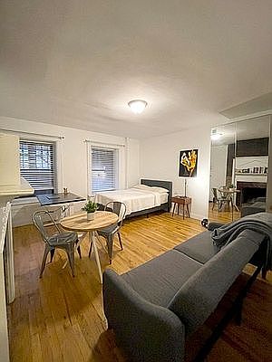 3rd image of 151 W 76th St #4B