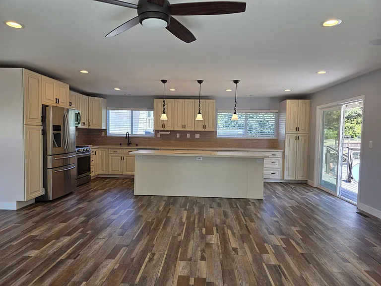 780 W Cotati Ave — Photo 16