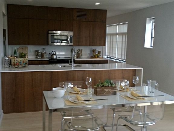 3rd image of 1315 N Broadway Pl APT 303