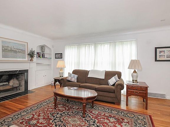 3rd image of 17408 Lomond Blvd