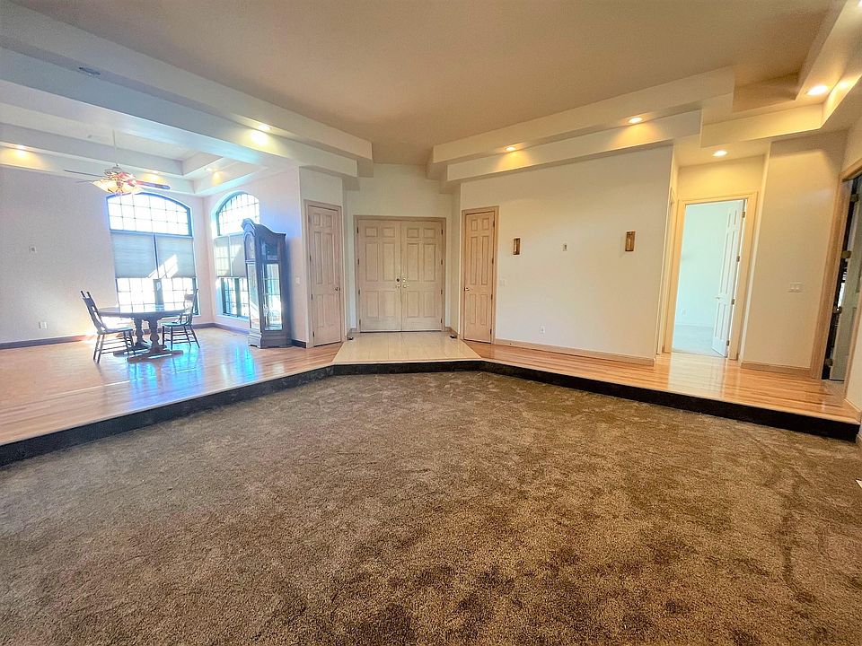 2303 Burleigh St, Yankton, SD 57078 Zillow