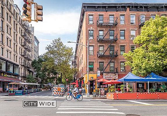 3rd image of 303 E 9th St APT 2CR