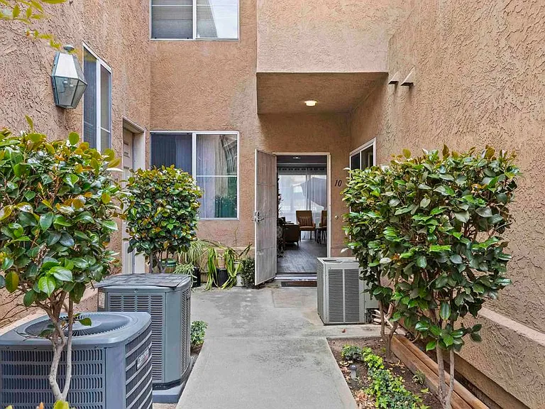 13803 Pinkard Way #10 — Photo 2
