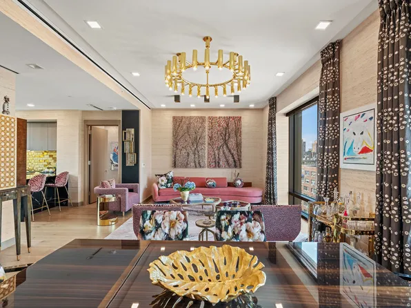 200 East 21st Street image 4 of 21