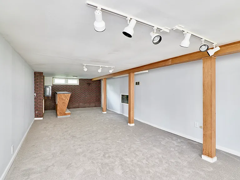 615 Superior Dr — Photo 22