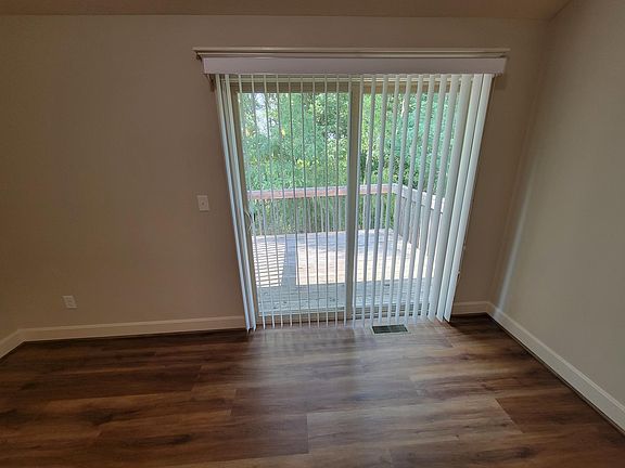 5th image of 9318 N Robinhood Ave
