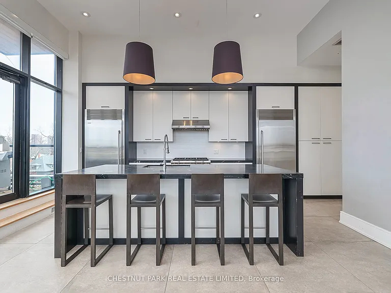 540 College St #Penthouse 2 — Photo 10