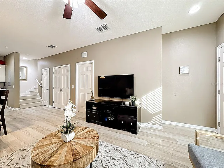 8986 Shine Dr — Photo 7