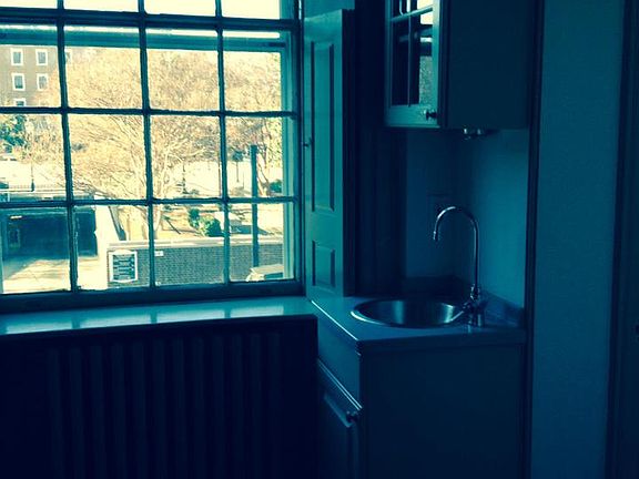 5th image of 113 N Fairfax St Ste 2