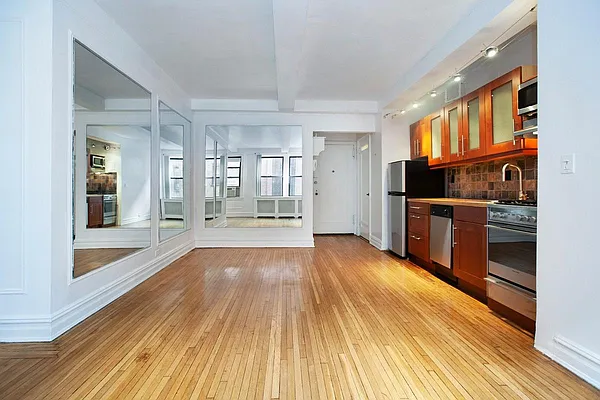 Rented by Coleman Real Estate Group | media 9