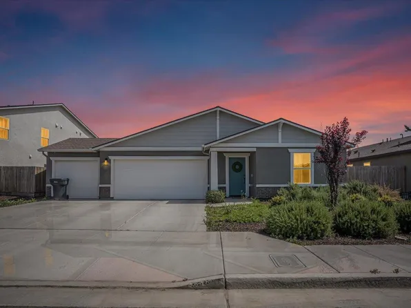 1048 Stonebridge Avenue, Tulare, CA 93274