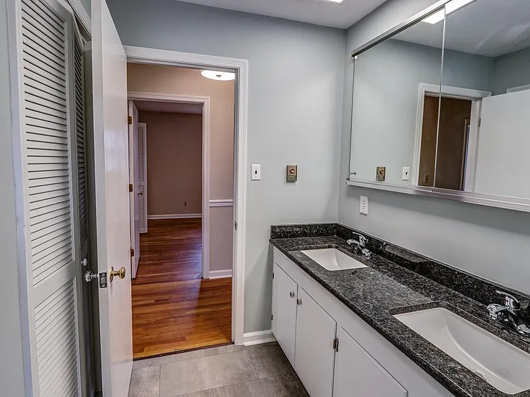 4295 Everett Rd — Photo 23