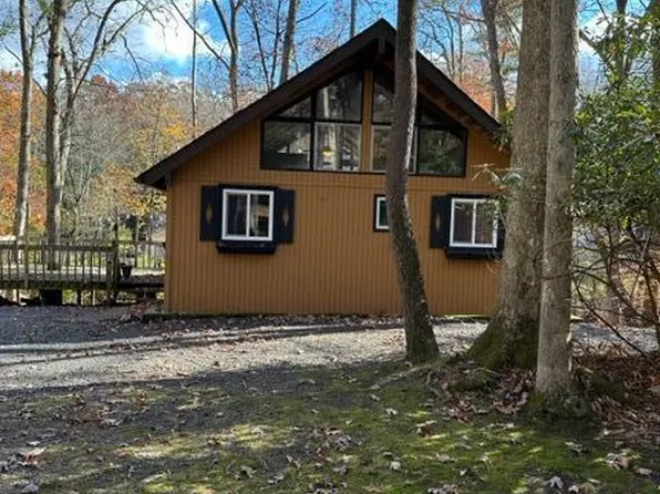 2612 Fernwood Ave, Bartonsville, PA 18321
