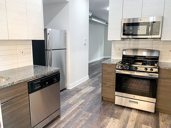 3rd image of 4625 N Ashland Ave #1E