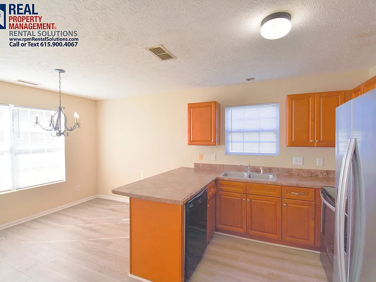 2418 Quest Ave — Photo 9