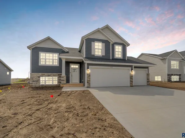 5929 S Hosta Ave, Sioux Falls, SD 57108
