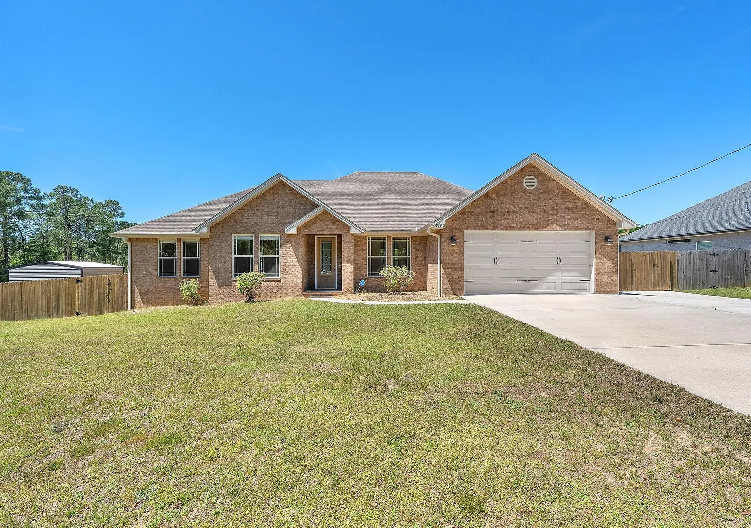 Stunning 4 Bedroom in PRIME Location!! South of I-10!! — Photo 1