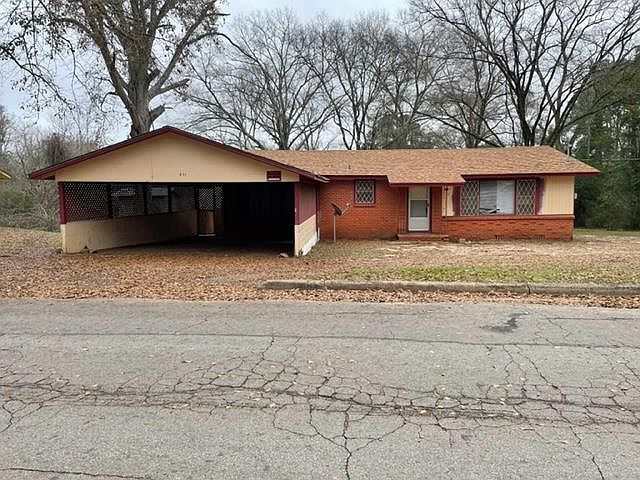 1st image of 611 Sweetgum St