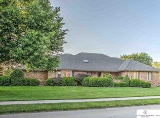 13607 Parker Cir, Omaha, NE 68154