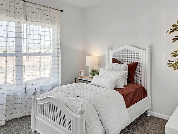 3rd image of 1438 Eidson St