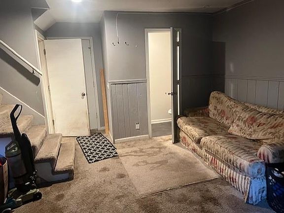 4th image of 1200 W Sheridan St