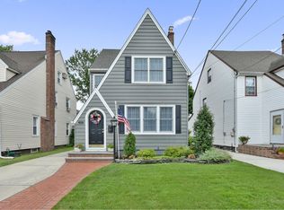 376 Wellington Rd, Mineola, NY 11501