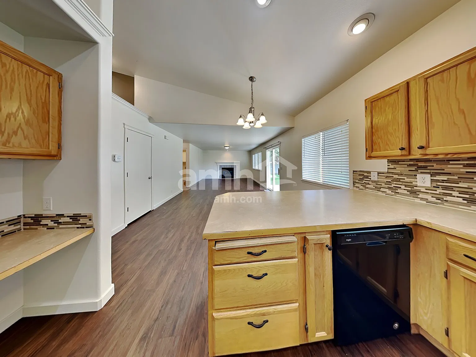 4 bed, 2.5 bath, 1742 sqft, $2,650 — Photo 4