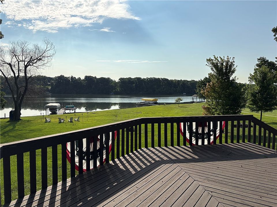 2nd image of 536 Shoreline Dr