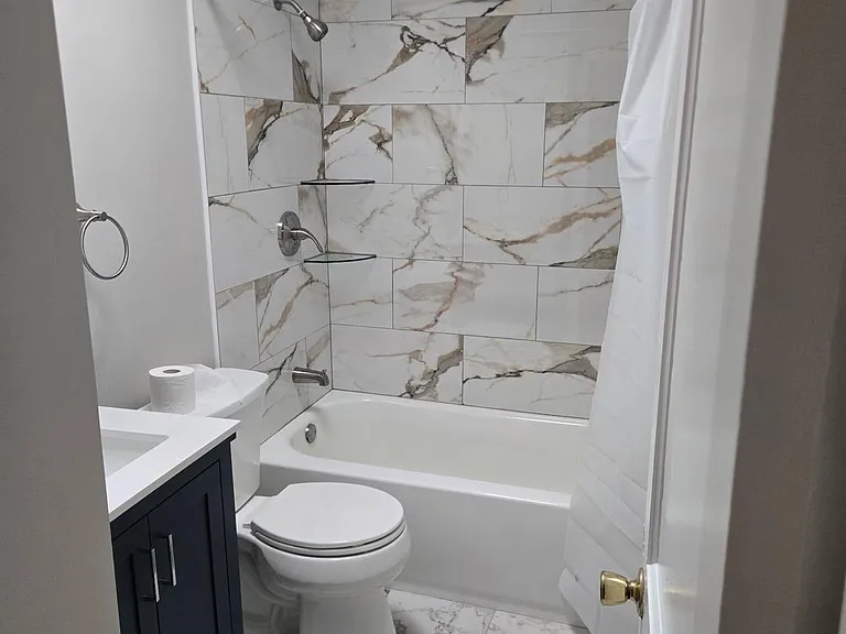 7124 Gough St — Photo 3