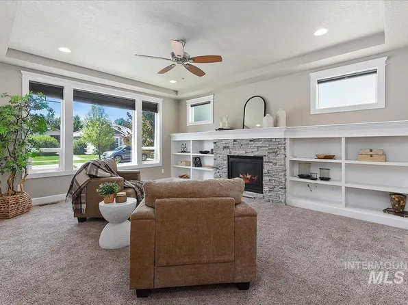 1484 E Summerplace St, Meridian, ID 83646