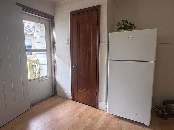 5th image of 540 Jefferson St APT 2