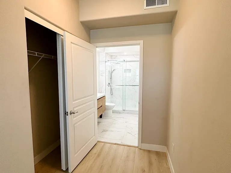 453 E Okeefe St #204 — Photo 11
