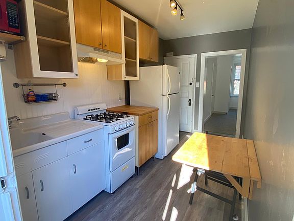 2nd image of 346 W Orange St #2