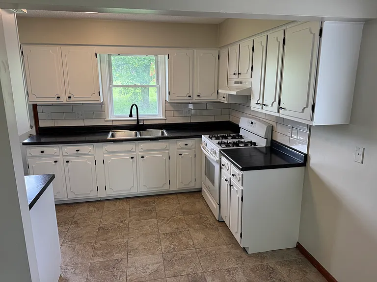 840 N Parkview Ct #B — Photo 4