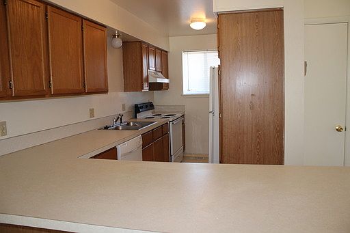 4th image of 551 N Moffatt Ave APT 2