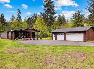 51 E Gold Finch Ln, Belfair, WA 98528