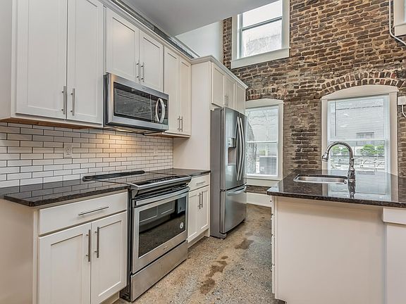 4th image of 300 W Jackson Ave APT 103