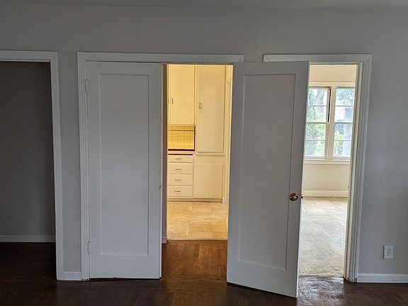 3rd image of 2522 Q St