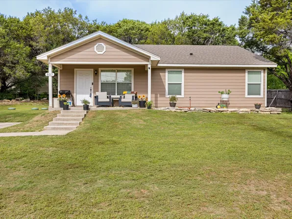 807 Rock Harbor Dr, Granbury, TX 76048