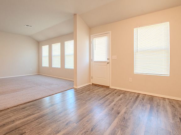 5th image of 755 Foxtail Dr