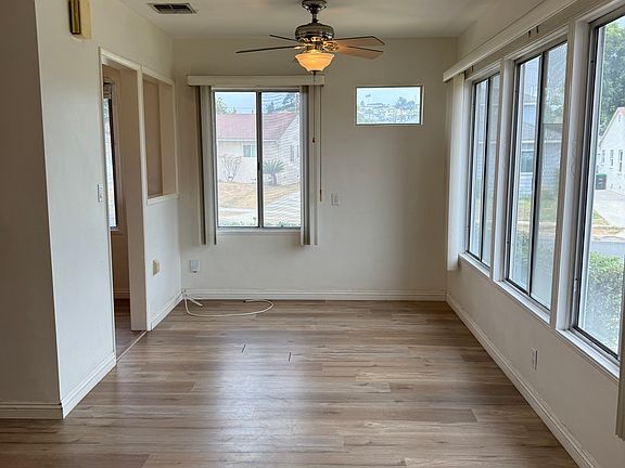 3rd image of 2333 Woods Ave